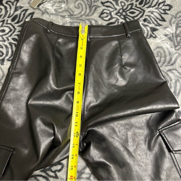 Aritzia Wilfred Vegan Leather Cargo Pant, High Waisted - Picture 9 of 15
